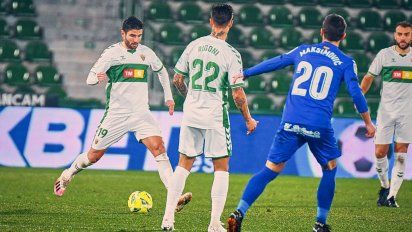 LaLiga: el Elche de Jorge Almirón perdió con Getafe y se complicó con el descenso