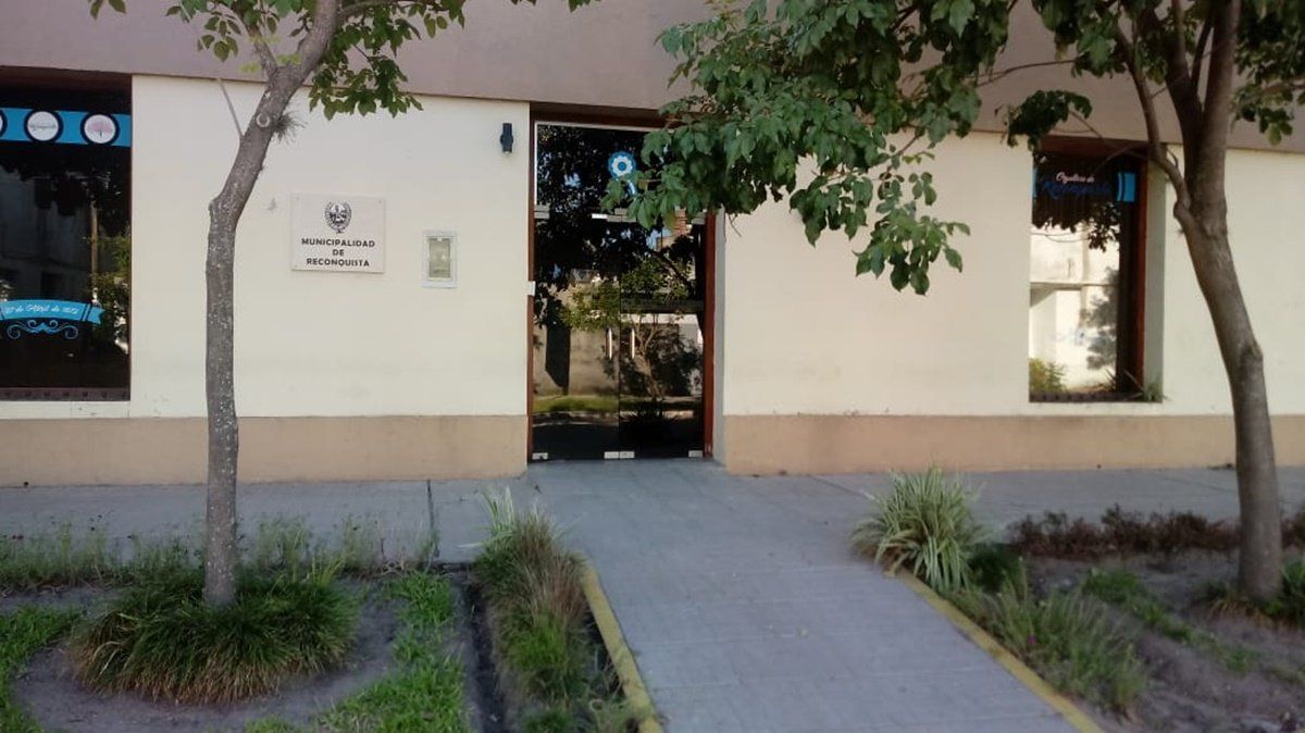 El imputado se valió de su función en la Municipalidad para cometer los delitos investigados