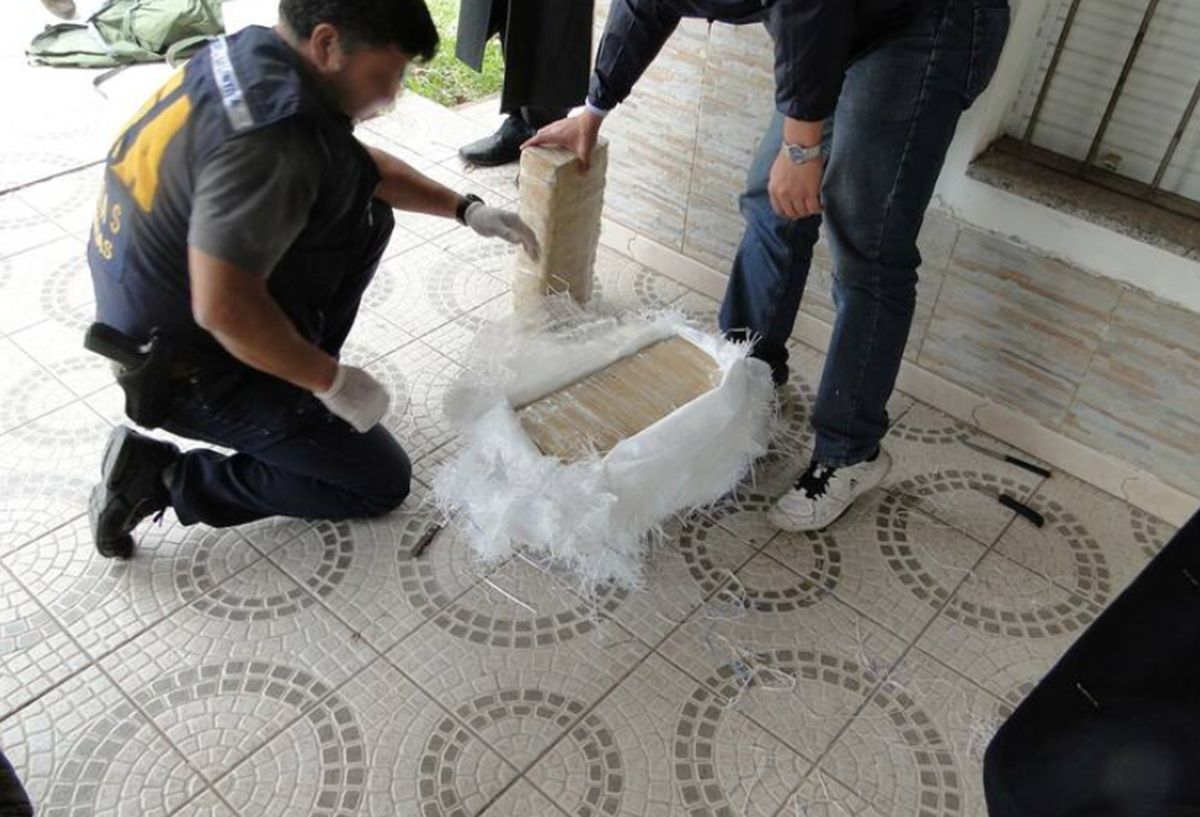 El día que la Policía Federal secuestró cocaína de la casa de Delfín Zacarías. El día que la Policía Federal secuestró cocaína de la casa de Delfín Zacarías.