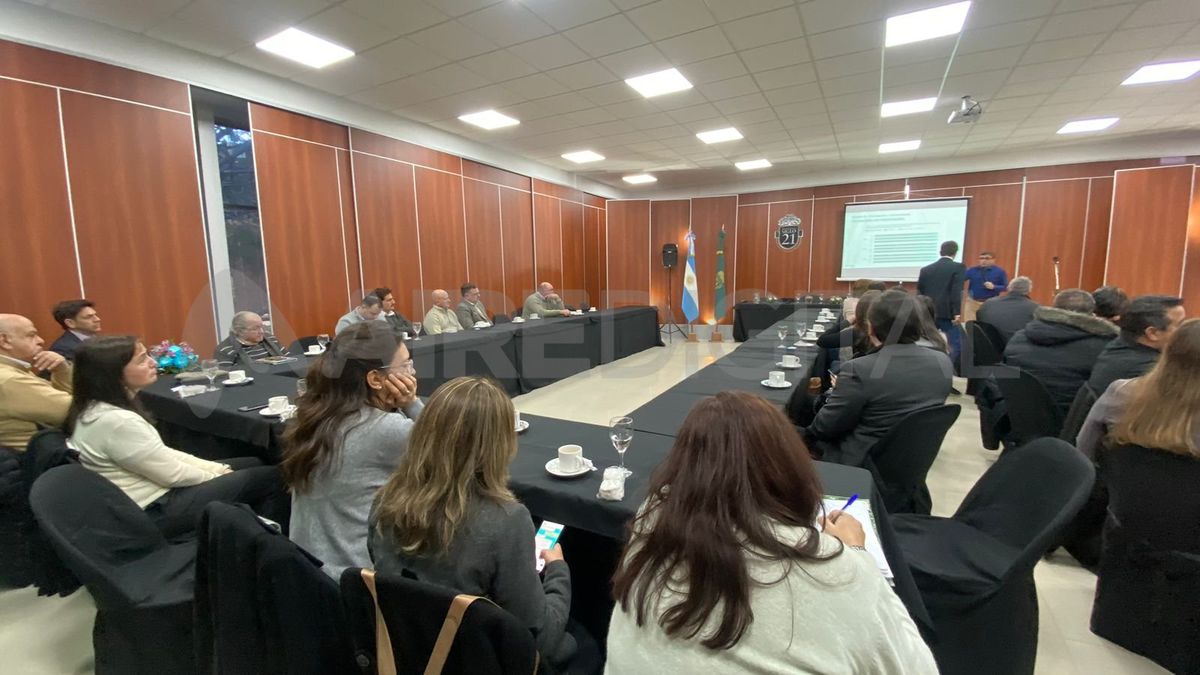 La ciudad de Santa Fe fue escenario de un desayuno organizado por la Universidad Siglo 21.