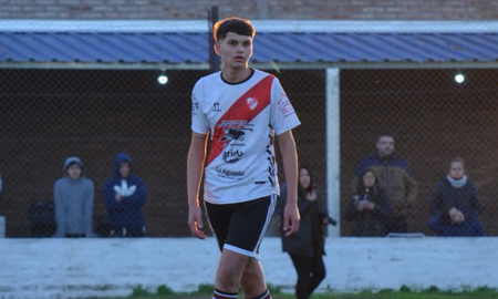 Dolor en el fútbol santafesino: falleció un jugador de 19 años tras sufrir una lesión en un partido de la Liga Esperancina Dolor en el fútbol santafesino: falleció un jugador de 19 años tras sufrir una lesión en un partido de la Liga Esperancina