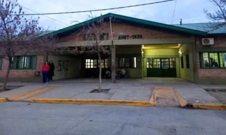 Colegio Estación Limay, en Cipolletti. Colegio Estación Limay, en Cipolletti.