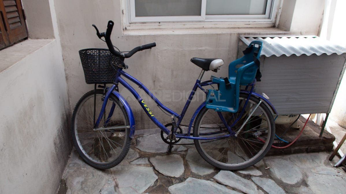 La bicicleta en la que circulaba Lorena Esquivel al momento del intento de asalto