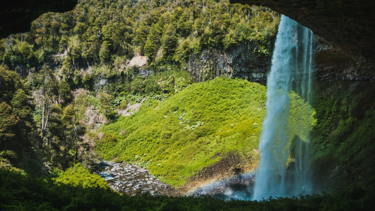 Cascada Santa Ana, un hermoso atractivo natural escondido en la Patagonia. Cascada Santa Ana, un hermoso atractivo natural escondido en la Patagonia.