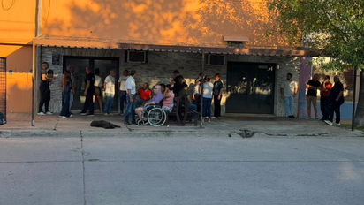 En fotos y videos: así se vive el velorio de Ian, el adolescente asesinado en el tiroteo en una escuela de San Cristóbal