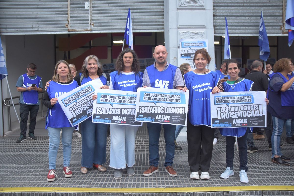 Amsafé anunció paro de 48 horas en Santa Fe. Amsafé anunció paro de 48 horas en Santa Fe.
