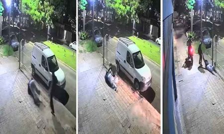 Los motochorros golpearon y arrastraron a la mujer para robarle sus pertenencias. Los motochorros golpearon y arrastraron a la mujer para robarle sus pertenencias.