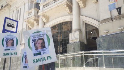 Este viernes, amigos y compañeros de trabajo de la víctima se hicieron presentes fuera de tribunales.&nbsp;