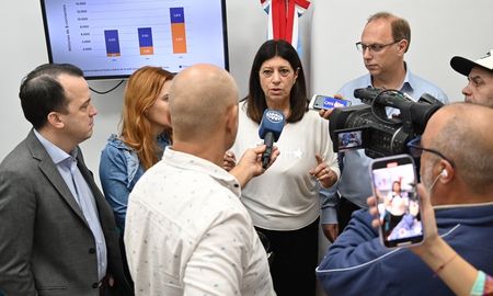 Clara García, diputada provincial. Clara García, diputada provincial.