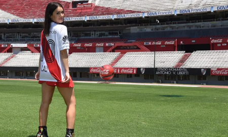 La reacción de Lali cuando le preguntaron si tocaría en la Bombonera La reacción de Lali cuando le preguntaron si tocaría en la Bombonera