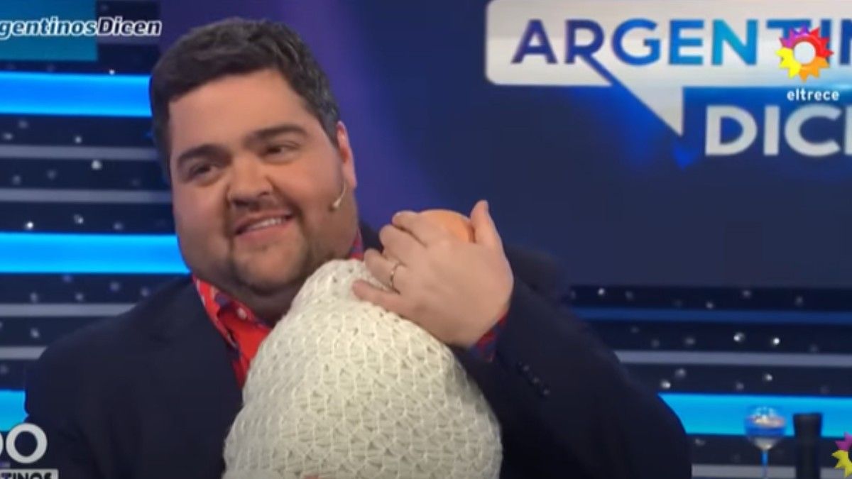 Darío Barassi presentó a su beba Inés en 100 argentinos dicen y tomó a todos por sorpresa: Es igual a mí