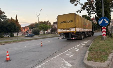 Alerta tránsito en Santa Fe: camión detenido complica la circulación en avenida 27 de Febrero Alerta tránsito en Santa Fe: camión detenido complica la circulación en avenida 27 de Febrero