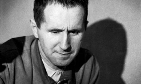 Hoy cumpliría 124 años el reconocido dramaturgo Bertolt Brecht. Hoy cumpliría 124 años el reconocido dramaturgo Bertolt Brecht.