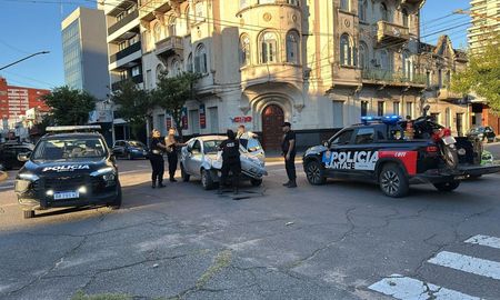 Una mujer resultó lesionada en un accidente de tránsito ocurrido este lunes por la tarde frente a Plaza España. Una mujer resultó lesionada en un accidente de tránsito ocurrido este lunes por la tarde frente a Plaza España.