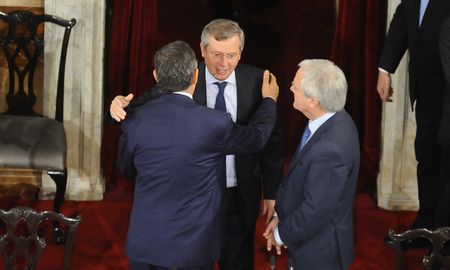 por presion de la casa rosada, apuran en el congreso el final de los sobresueldos por presion de la casa rosada, apuran en el congreso el final de los sobresueldos