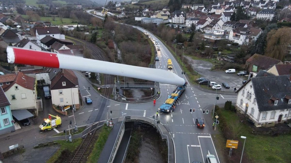 La compañía de transporte P. Adams Schwertransporte