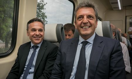 El pasado 24 de mayo y en diálogo con AIRE, Giuliano había adelantado que el 10 de junio vamos a decidir la participación de Sergio Massa en lo que viene. El pasado 24 de mayo y en diálogo con AIRE, Giuliano había adelantado que el 10 de junio vamos a decidir la participación de Sergio Massa en lo que viene.