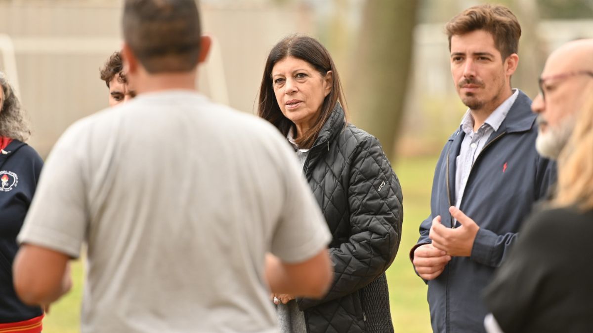 La referente del partido Socialista Clara García visitó las localidades de Pavón Arriba y Alcorta.