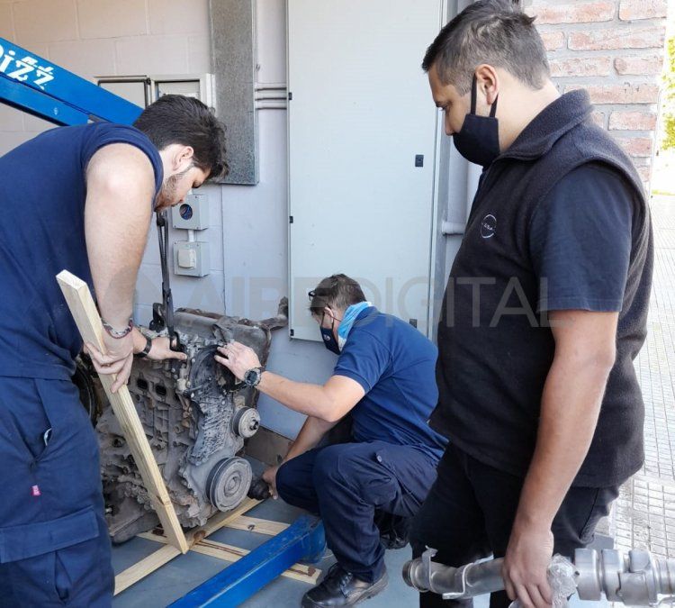 La donación de motores y caja de velocidad a la Escuela Técnica Nº 1140 Monseñor Carlos Macagno se realizó el pasado viernes en un acto.&nbsp;