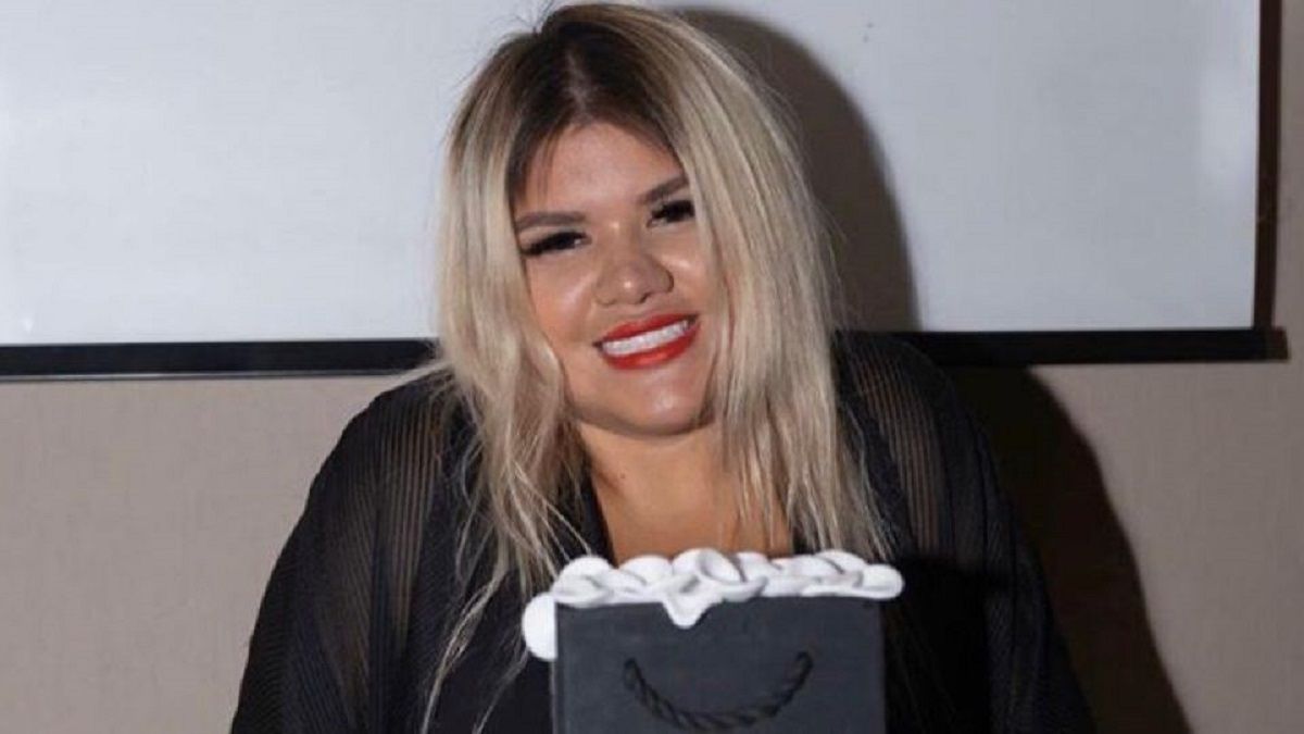 More Rial impactó con su look.