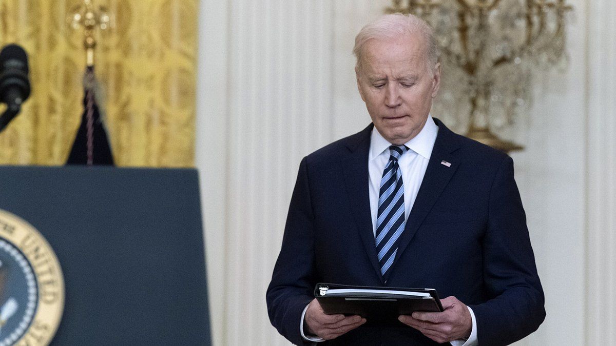 Biden dispuso una multimillonaria asistencia financiera a Ucrania.