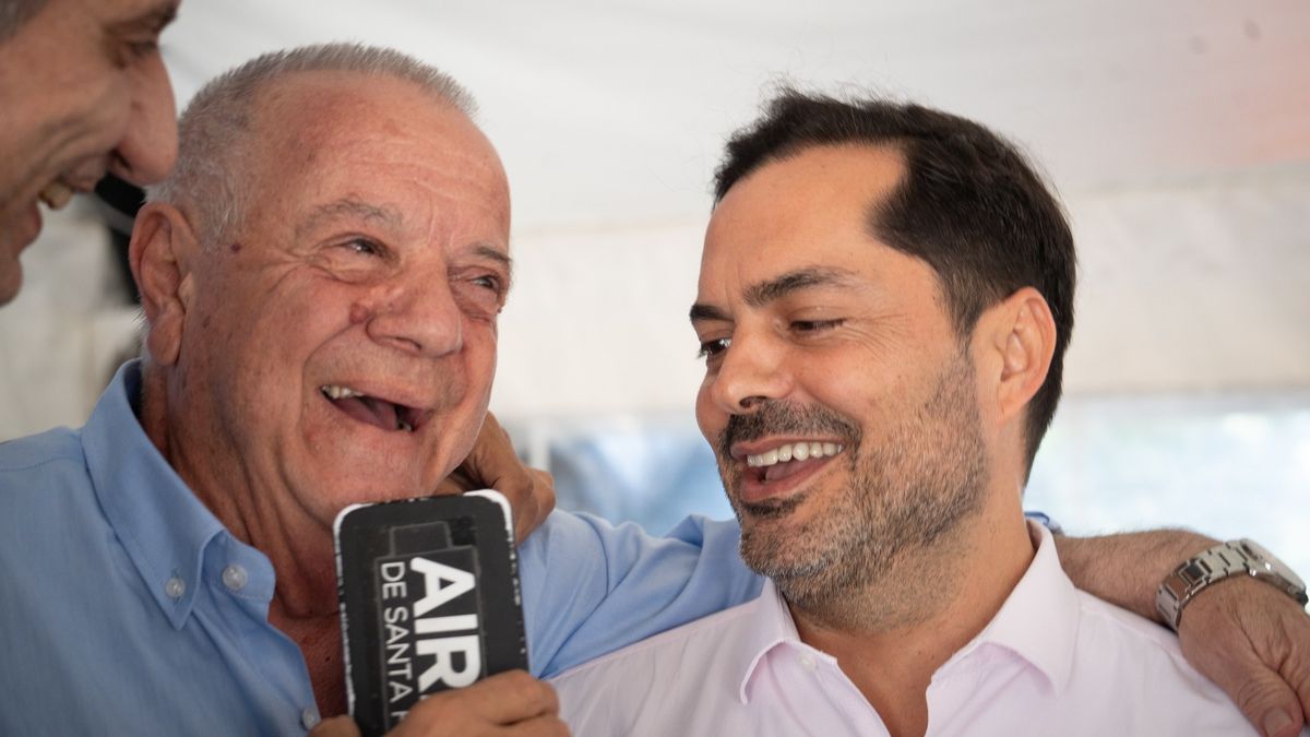 Jorge Farjat junto al ministro de Trabajo de Santa Fe, Roald Báscolo. Jorge Farjat junto al ministro de Trabajo de Santa Fe, Roald Báscolo.