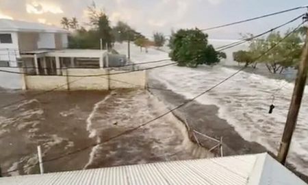 Tsunami en Tonga: una violenta erupción volcánica desata gigantescas olas en el Pacífico Sur Tsunami en Tonga: una violenta erupción volcánica desata gigantescas olas en el Pacífico Sur