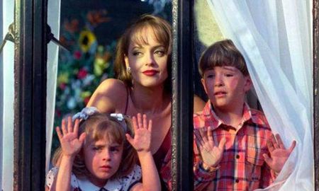 Paola Bracho junto a los niños, Carlitos y Lissette. Paola Bracho junto a los niños, Carlitos y Lissette.