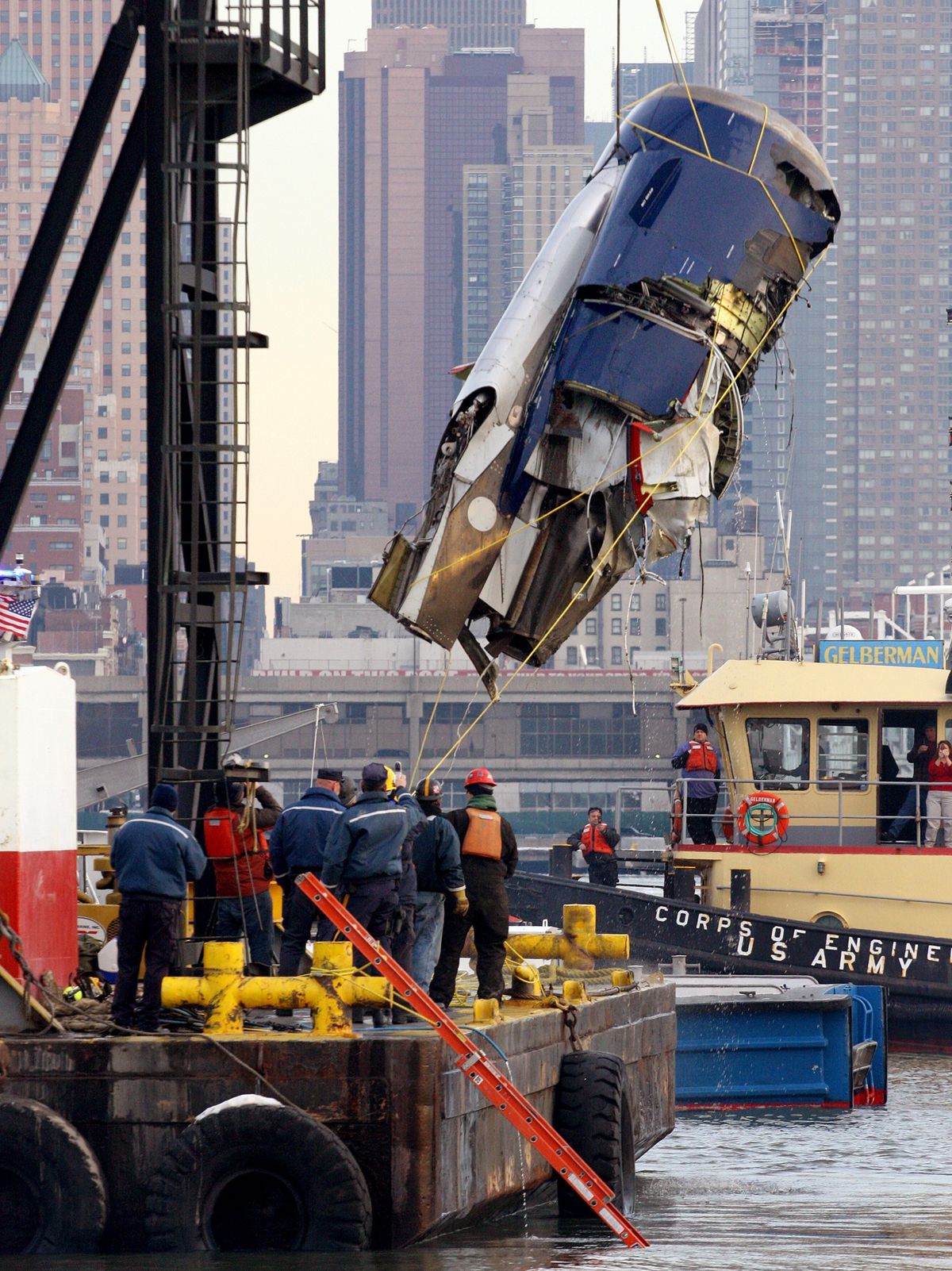 El motor izquierdo del A320 fue recuperado del fondo del río Hudson el sábado 24 de enero y, los múltiples análisis posteriores, comprobaron que estaba tan dañado que era imposible que pudiera haber seguido funcionando. El motor izquierdo del A320 fue recuperado del fondo del río Hudson el sábado 24 de enero y, los múltiples análisis posteriores, comprobaron que estaba tan dañado que era imposible que pudiera haber seguido funcionando.