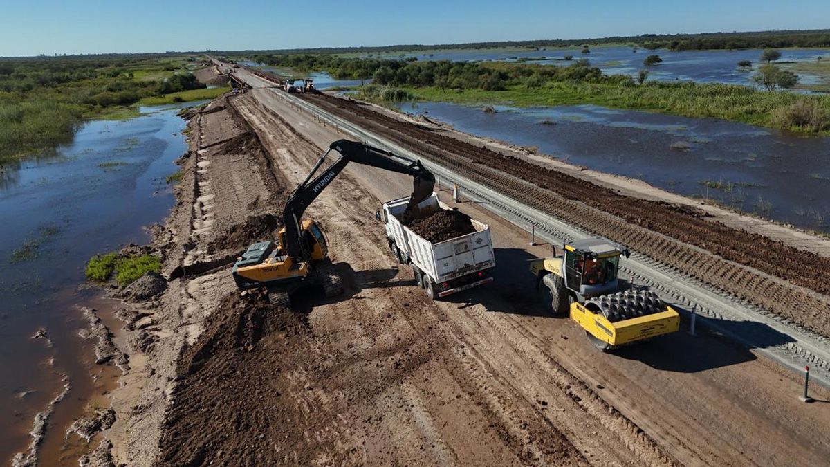 Provincia avanza con obras para proteger y repavimentar el puente sobre el Río Salado en la Ruta 39.