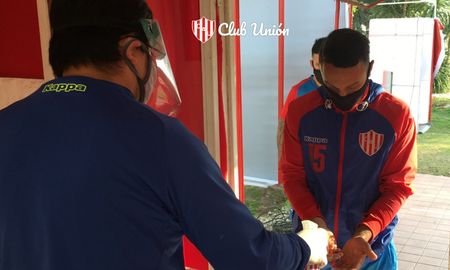 Cumpliendo con los protocolos sanitarios, el plantel de Unión trabajó en el predio de Casasol. Cumpliendo con los protocolos sanitarios, el plantel de Unión trabajó en el predio de Casasol.