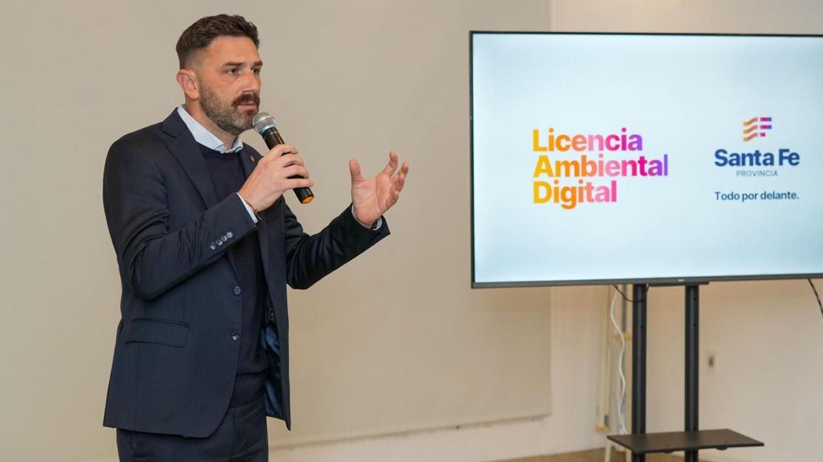 Enrique Estévez afirmó que “este es un paso muy importante en un proceso de innovación y reforma del Estado que impulsa el gobernador Maximiliano Pullaro desde el primer día”. Enrique Estévez afirmó que “este es un paso muy importante en un proceso de innovación y reforma del Estado que impulsa el gobernador Maximiliano Pullaro desde el primer día”.