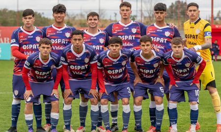 Unión sigue arriba en Reserva tras ganarle 3 a 2 a Argentinos Juniors. Unión sigue arriba en Reserva tras ganarle 3 a 2 a Argentinos Juniors.