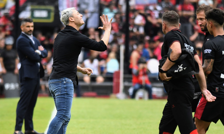 Damonte, tras la goleada de Colón: Este club y estos jugadores merecen quedarse en Primera Damonte, tras la goleada de Colón: Este club y estos jugadores merecen quedarse en Primera