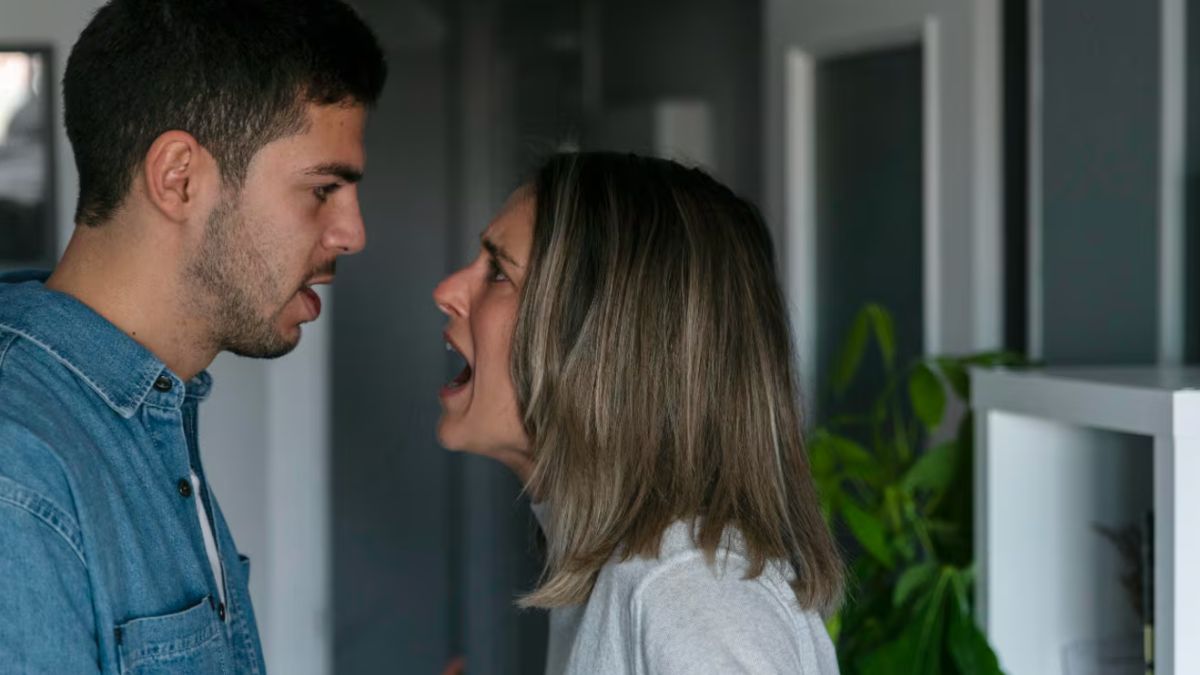 La mirada fija puede ser el resultado de un proceso de concentración intenso donde el cerebro intenta asimilar información difícil. La mirada fija puede ser el resultado de un proceso de concentración intenso donde el cerebro intenta asimilar información difícil.