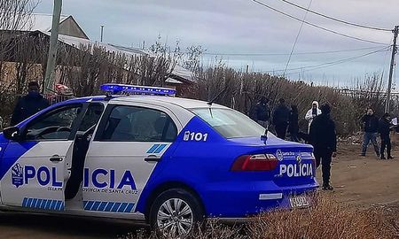 El magistrado que lleva la investigación por el crimen de Fabián Gutiérrez ordenó constataciones en las viviendas de las parejas de Facundo Zaeta y Facundo Gómez. El magistrado que lleva la investigación por el crimen de Fabián Gutiérrez ordenó constataciones en las viviendas de las parejas de Facundo Zaeta y Facundo Gómez.