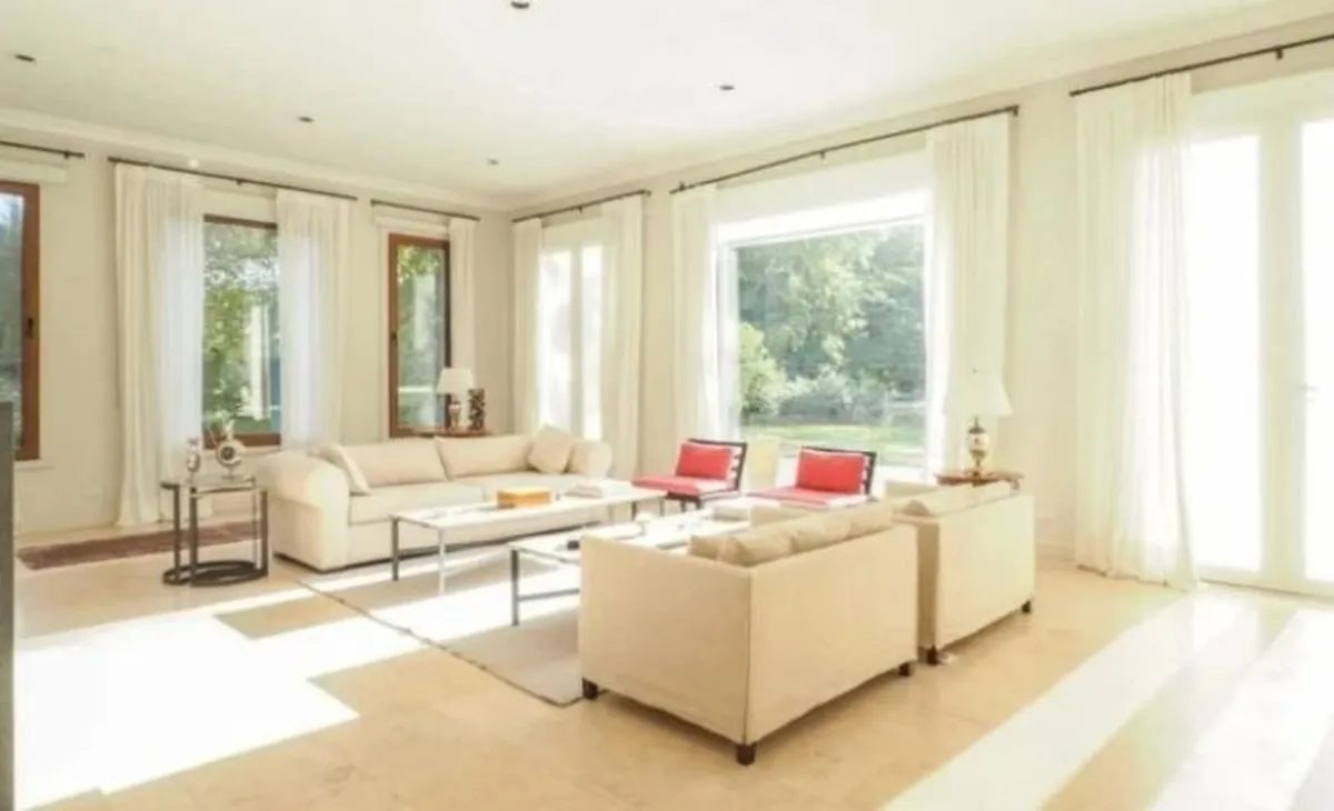 El color blanco es el gran protagonista en la casa de Lali Espósito. El color blanco es el gran protagonista en la casa de Lali Espósito.