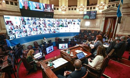 El rechazo de las designaciones a dedo de Bruglia, Bertuzzi y Castelli sucedió luego de que la Corte desestimara un pedido de tratamiento urgente del amparo presentado por los magistrados para evitar que el Senado revisara sus nombramientos. El rechazo de las designaciones a dedo de Bruglia, Bertuzzi y Castelli sucedió luego de que la Corte desestimara un pedido de tratamiento urgente del amparo presentado por los magistrados para evitar que el Senado revisara sus nombramientos.