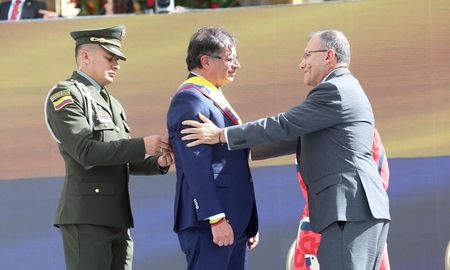 Juró Gustavo Petro y ya es el presidente de Colombia para los próximos cuatro años Juró Gustavo Petro y ya es el presidente de Colombia para los próximos cuatro años