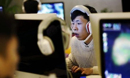 China les prohibió a los menores juegar online más de una hora, tres días por semana. China les prohibió a los menores juegar online más de una hora, tres días por semana.