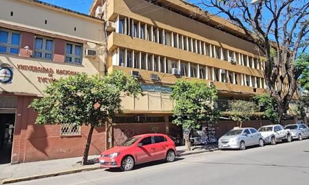 Un escándalo golpea la Escuela de Enfermería de Aguilares, dependiente de la Facultad de Medicina de la Universidad Nacional de Tucumán (UNT). Un escándalo golpea la Escuela de Enfermería de Aguilares, dependiente de la Facultad de Medicina de la Universidad Nacional de Tucumán (UNT).