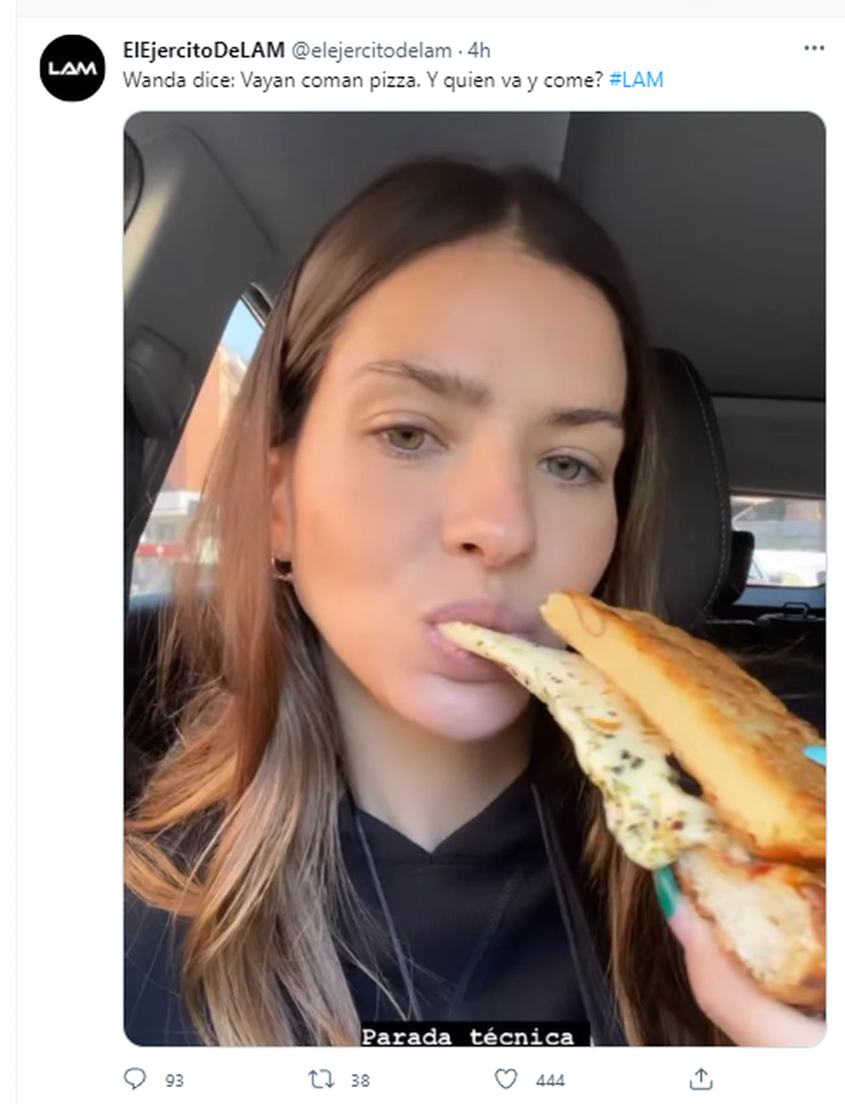 La China Suárez se grabó comiendo pizza.