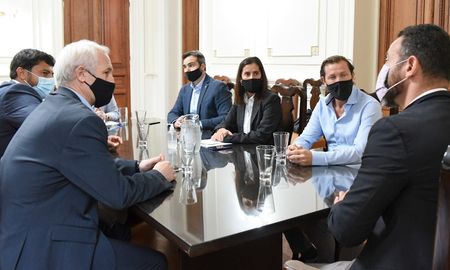 El encuentro fue encabezado por el ministro Roberto Sukerman y por parte del PRO participaron el presidente y el vicepresidente del partido y los legisladores Scaglia, Incicco, Chumpitaz y Sola.