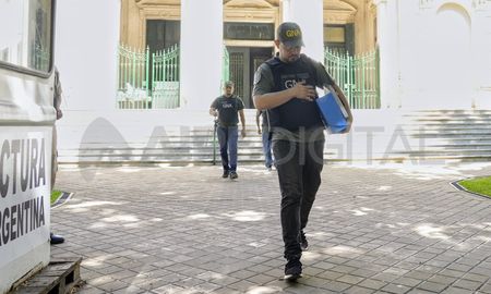 Gendarmería se llevó documentación relevante para la investigación. Gendarmería se llevó documentación relevante para la investigación.