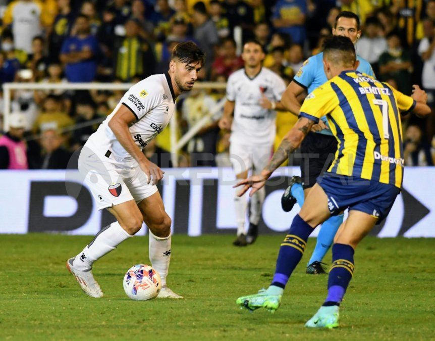 Sin intención, Santiago Pierotti anotó el 1-0 de Colón tras un mal saque de Gaspar Servio.