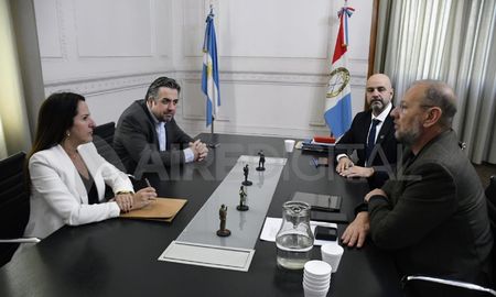Avanza la transición en Santa Fe: se reunieron los equipos técnicos por Seguridad. Avanza la transición en Santa Fe: se reunieron los equipos técnicos por Seguridad.
