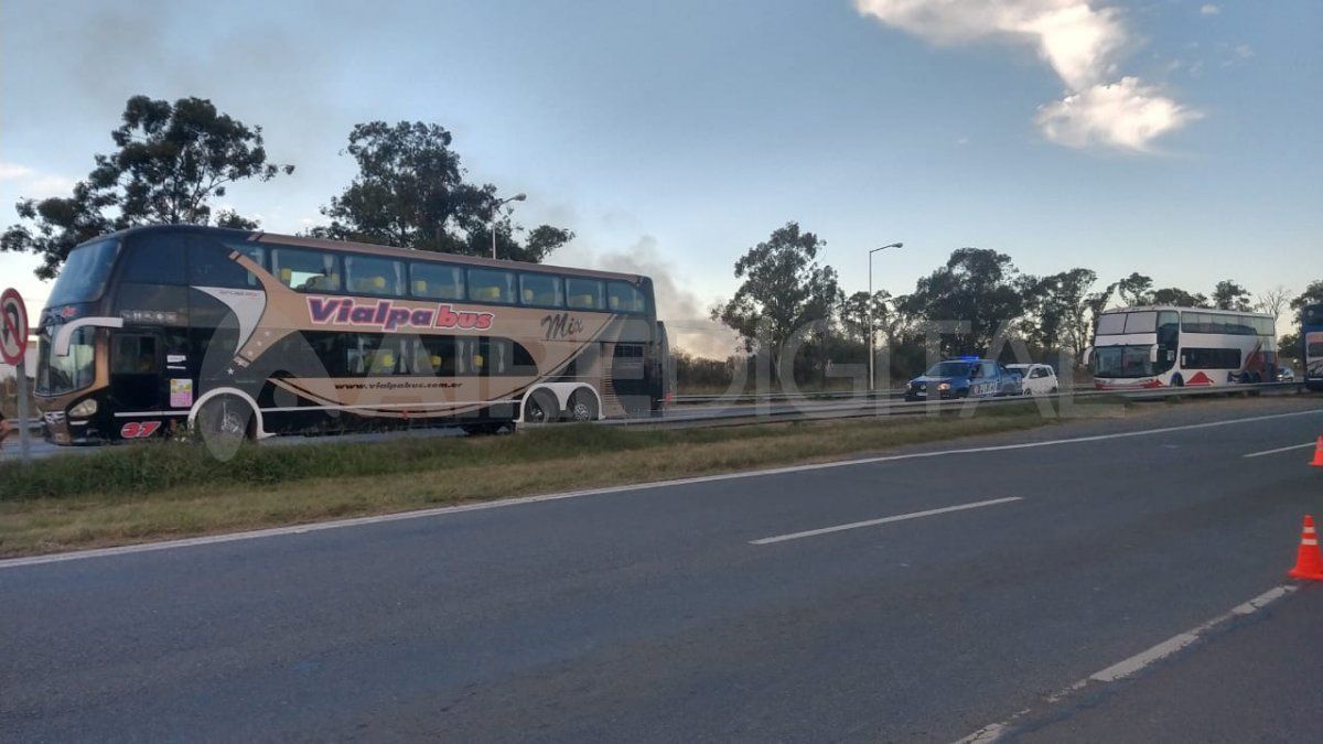 El corte en la autopista Santa Fe-Rosario a la altura de la ruta 19, comenzó el martes y se retomó este miércoles. 