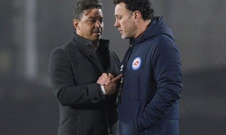 Marcelo Gallardo fue a buscar a Gabriel Milito tras el empate 1-1 entre River y Argentinos por la Libertadores. Marcelo Gallardo fue a buscar a Gabriel Milito tras el empate 1-1 entre River y Argentinos por la Libertadores.