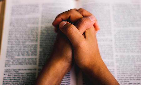 Hoy te enseñamos una oración para solicitar su intercesión ante Dios cuando tienes una necesidad de gran gravedad y urgencia, compartida por el portal ‘Oraciones de los Santos’. Hoy te enseñamos una oración para solicitar su intercesión ante Dios cuando tienes una necesidad de gran gravedad y urgencia, compartida por el portal ‘Oraciones de los Santos’.