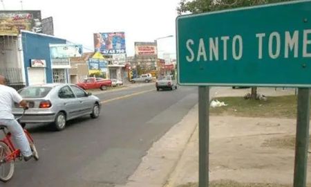 El violento episodio ocurrió en Santo Tomé y el conductor se encuentra detenido. El violento episodio ocurrió en Santo Tomé y el conductor se encuentra detenido.